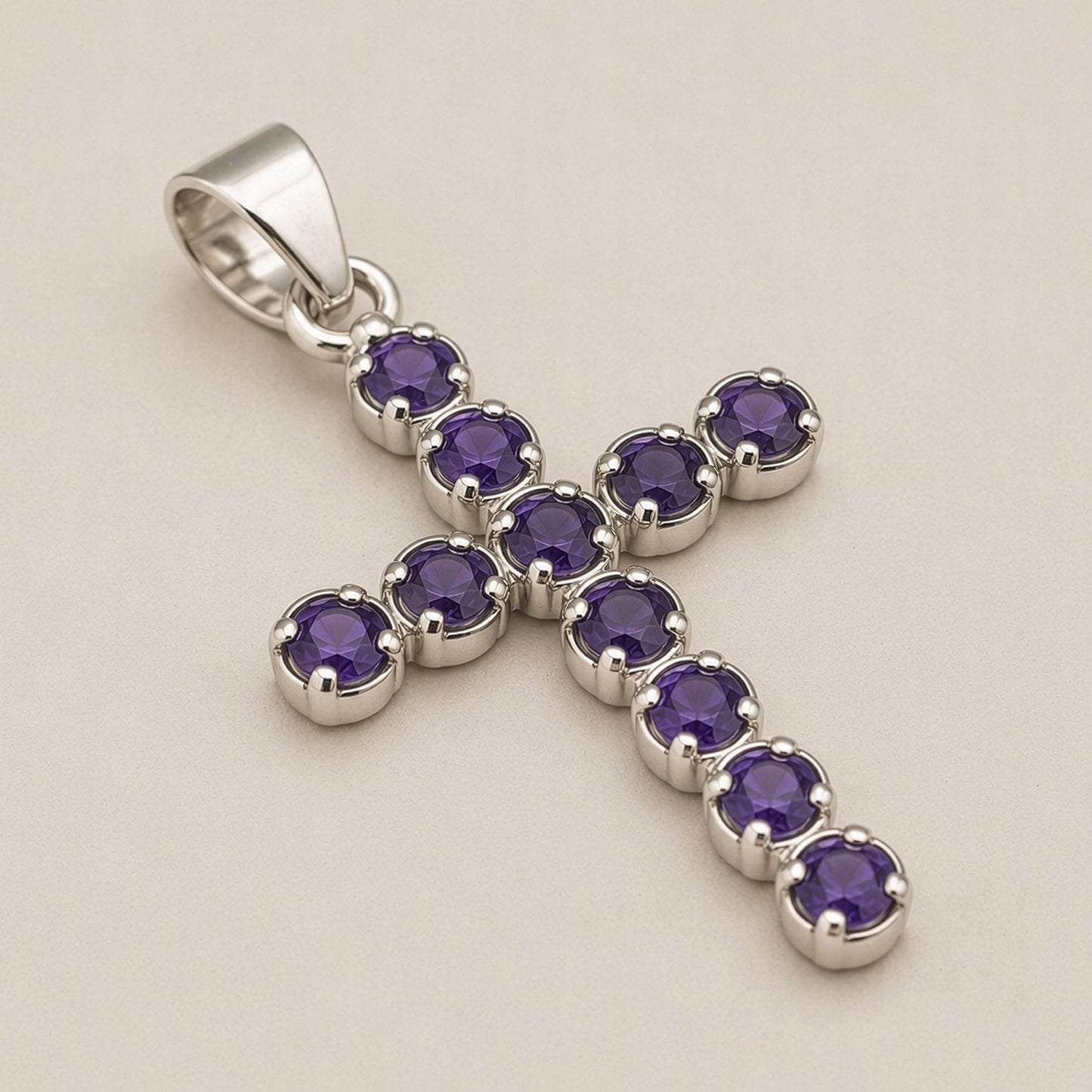Colgante devocional de la India - Plateado con baño de plata (cadena de 45 cm) - Crucifijo Ionite