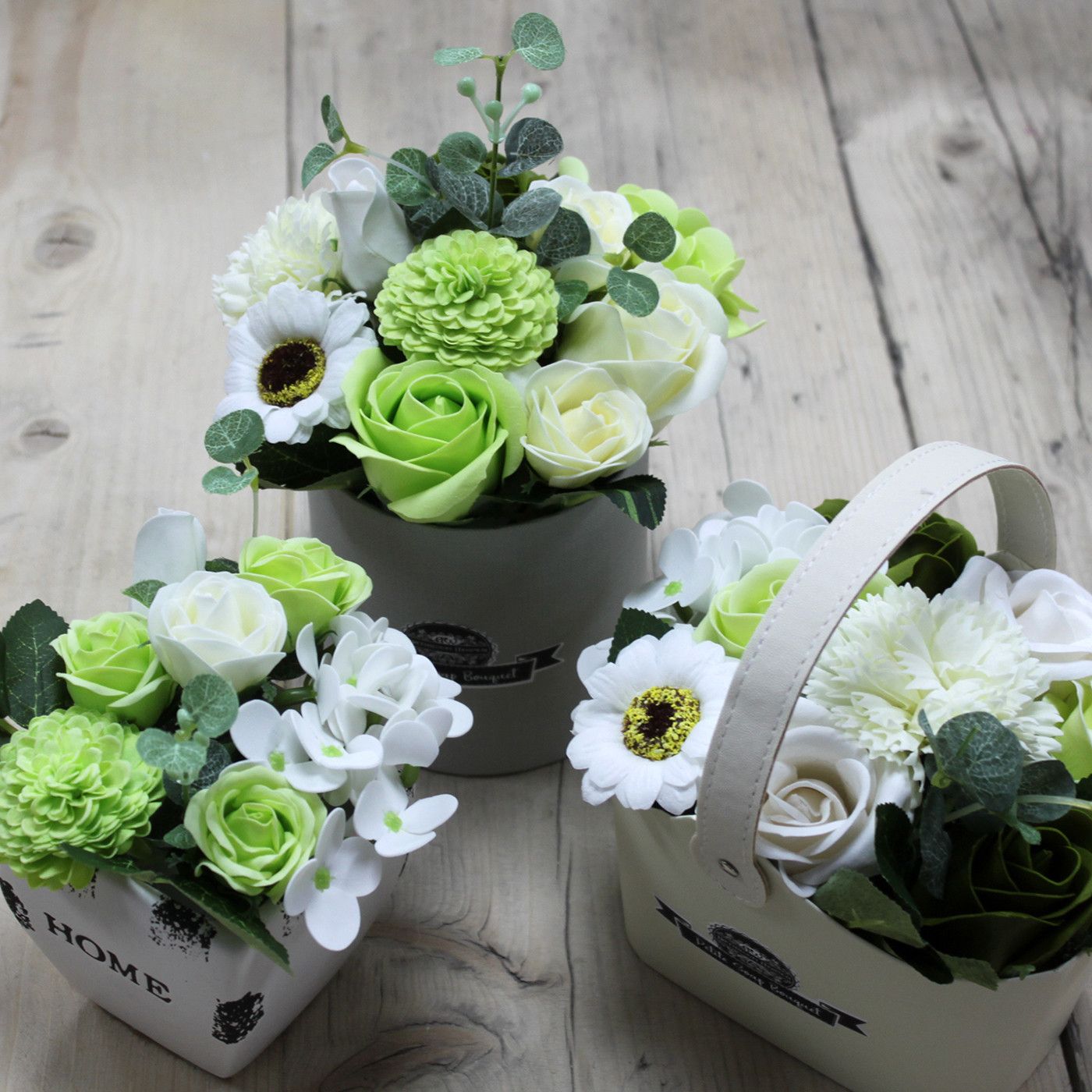 Cesta pequeña tipo bouquet – verde pastel