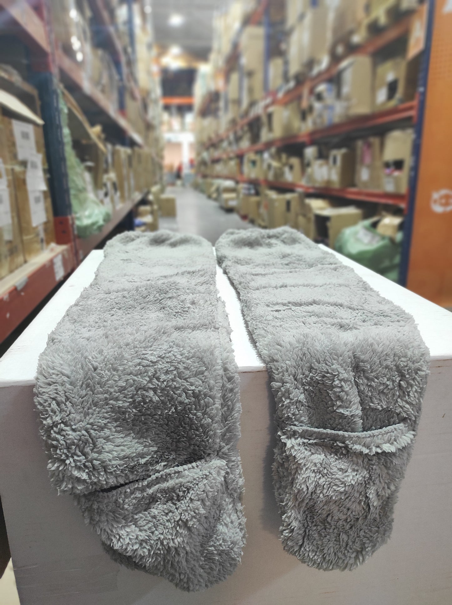 Calcetines de peluche hasta la rodilla para mujer - additional image 1