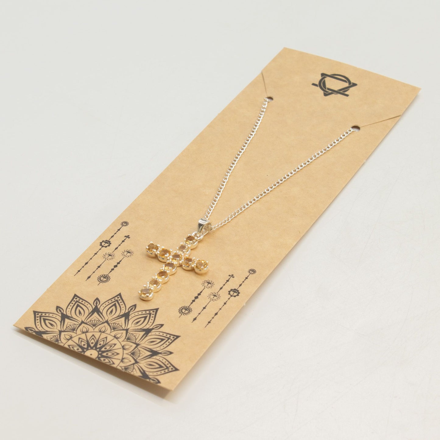 Colgante devocional indio - plateado (cadena de 45 cm) - crucifijo de citrino