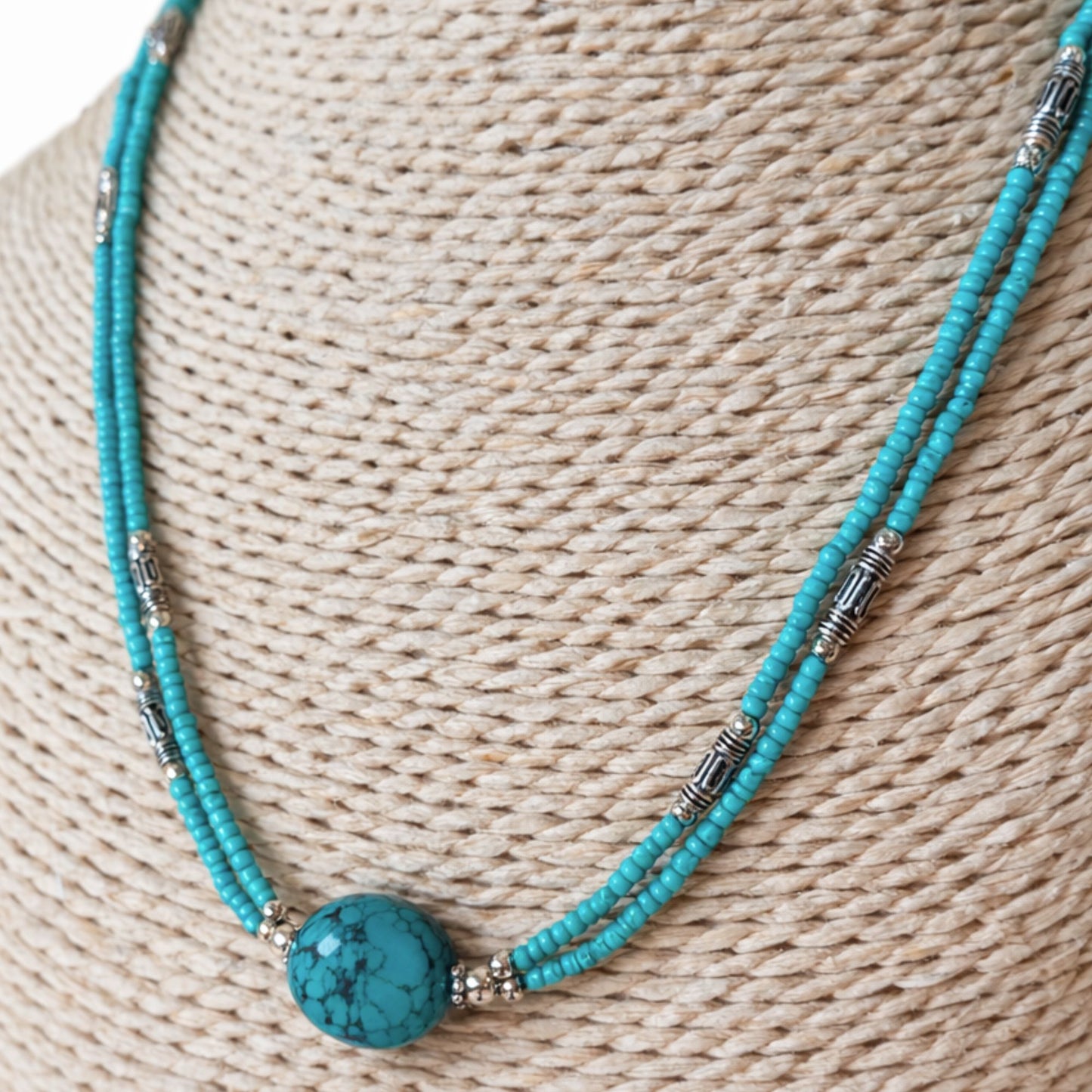 Collar nepalí extrafino de dos líneas - Colgante de turquesa y lapislázuli