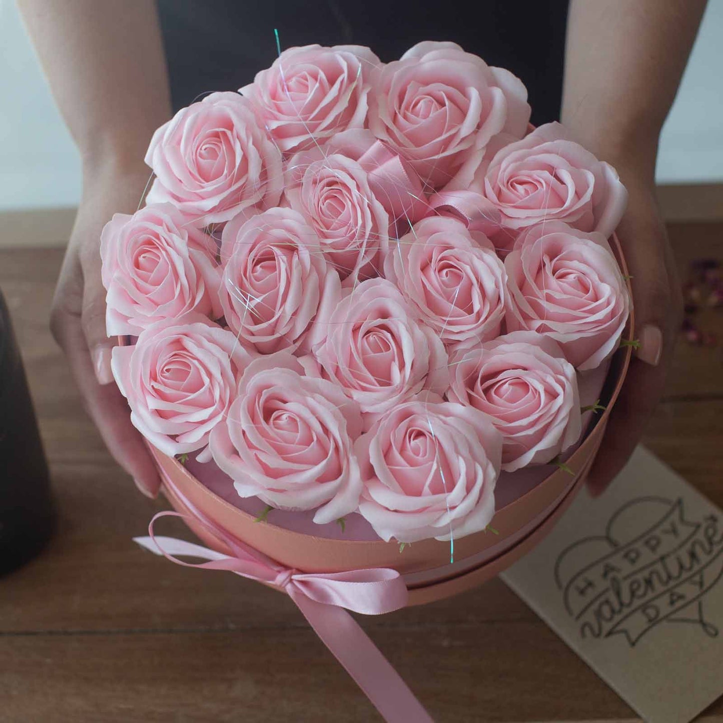 Caja de Regalo - Flor de Jabón  13 Rosas Rosas - corazon