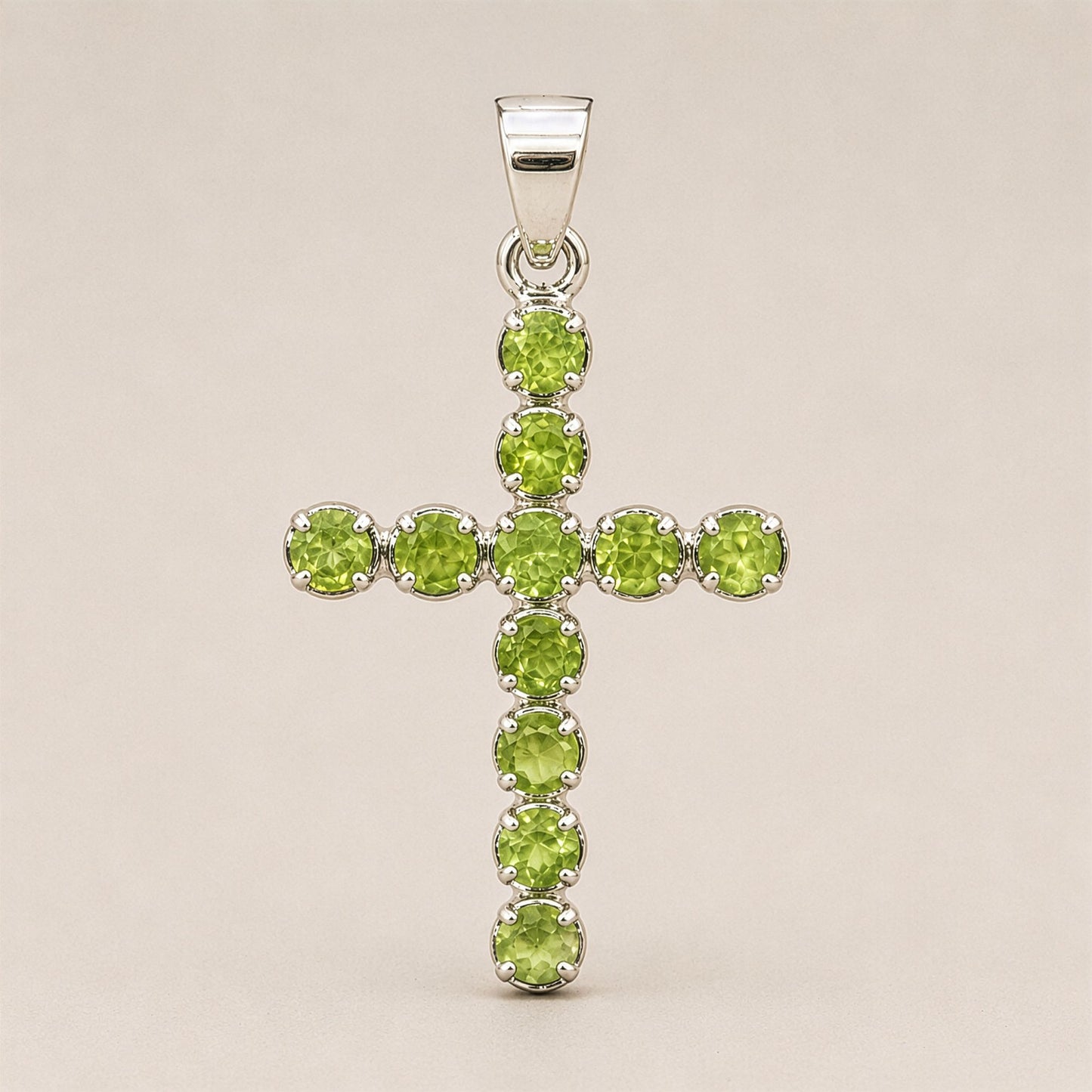 Colgante devocional indio - plateado (cadena de 45 cm) - crucifijo de peridoto