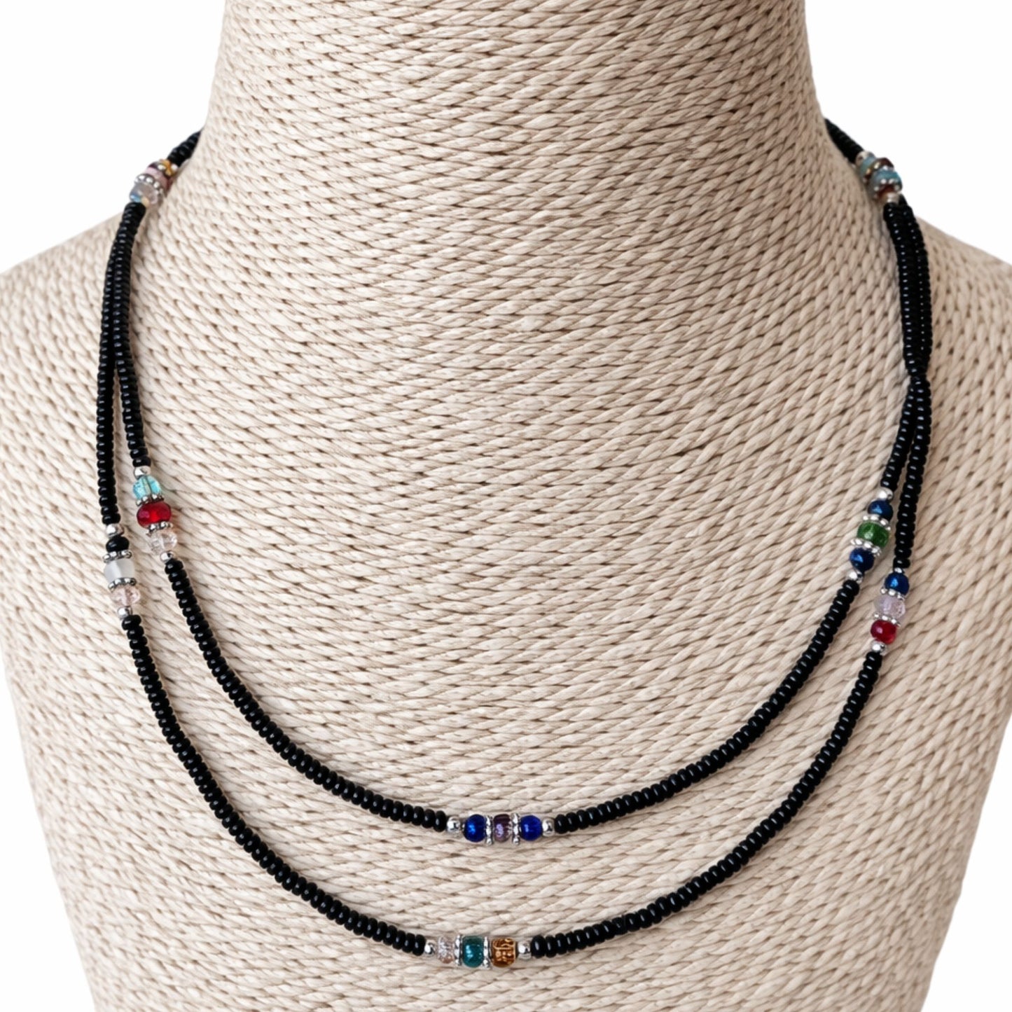 Collar fino nepalí de doble hilera con ónix negro y cuentas facetadas - (42 cm)