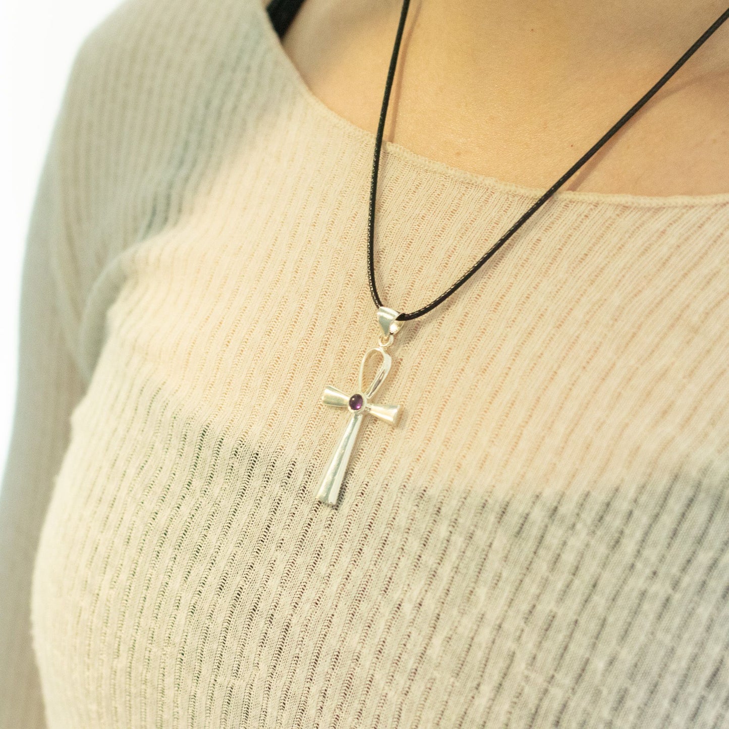Colgante devocional hindú - Plateado con baño de plata (cordón de 45 cm) - Símbolo Ankh de la Vida Eterna