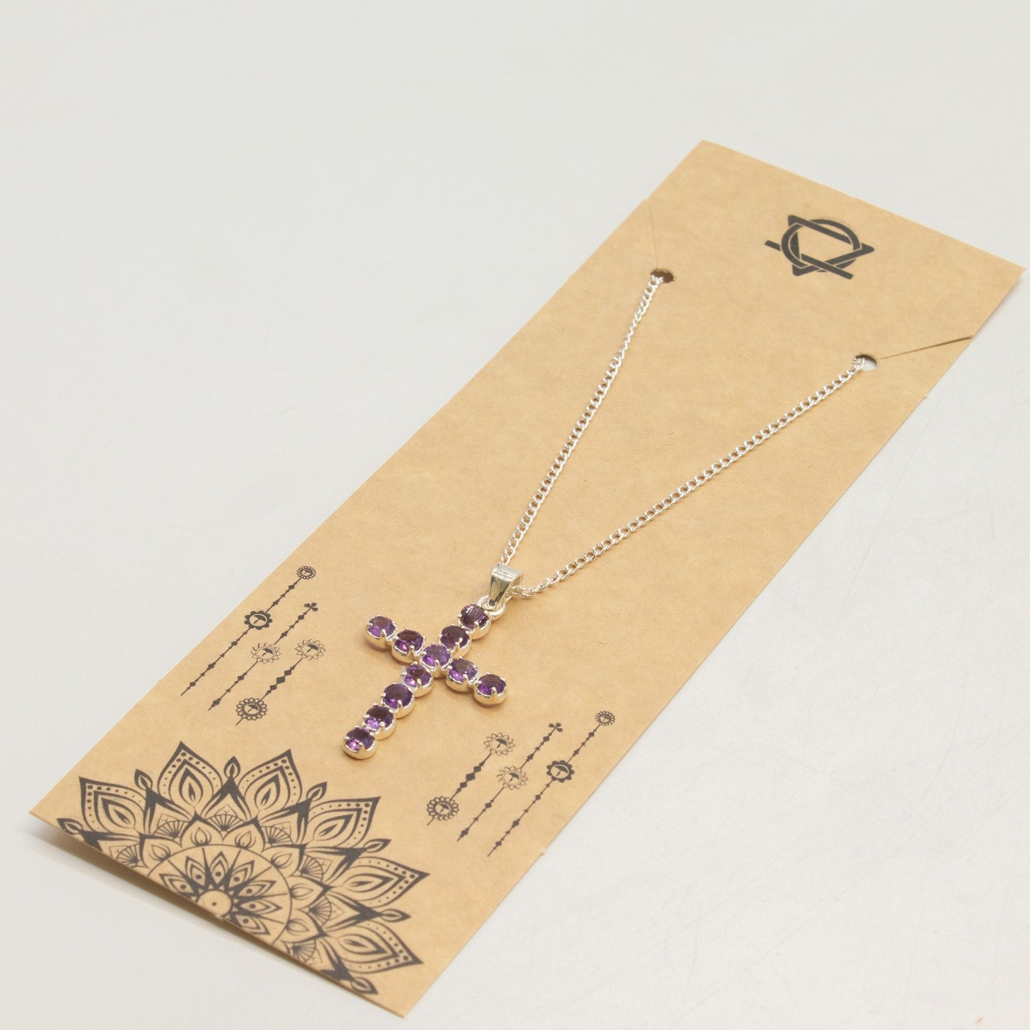 Colgante devocional indio - bañado en plata (cadena de 45 cm) - Crucifijo de amatista
