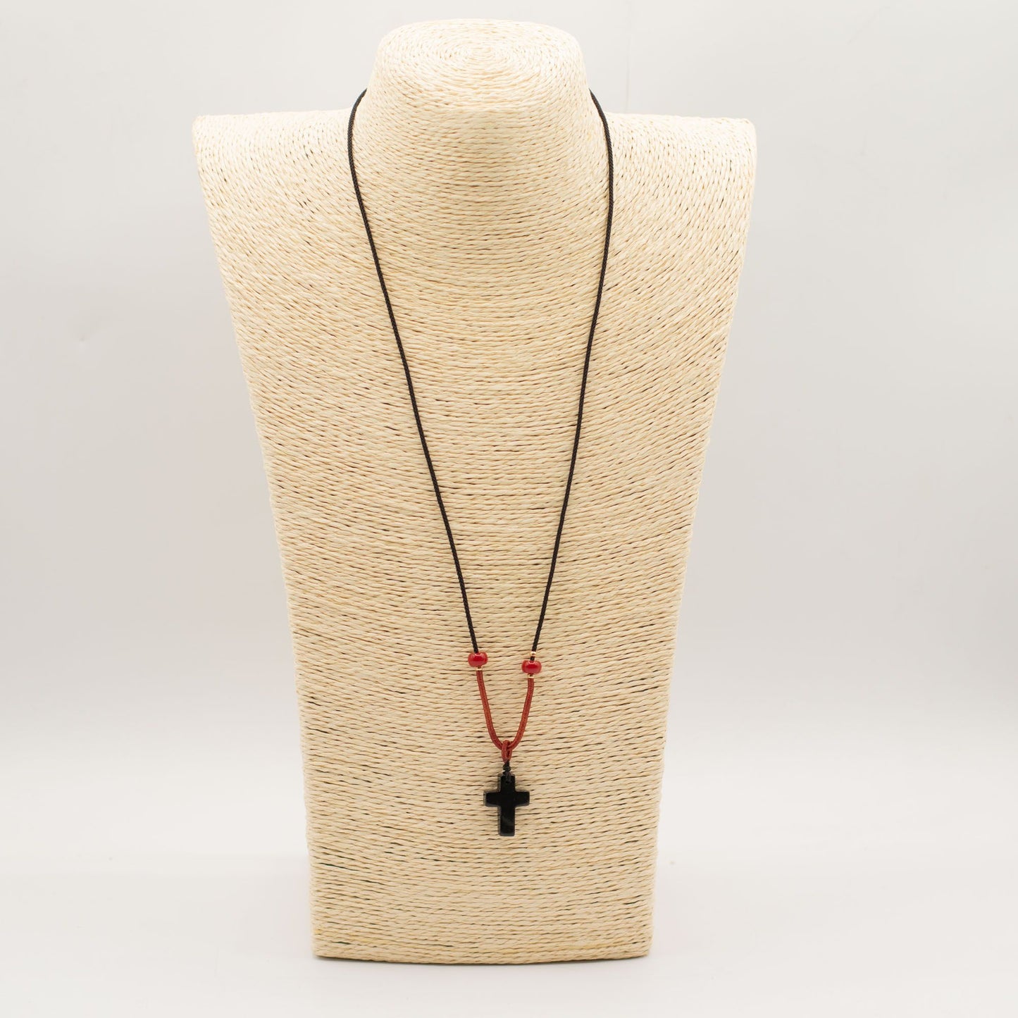 Collar de cordón con colgante de piedra preciosa - Cruz de ágata negra